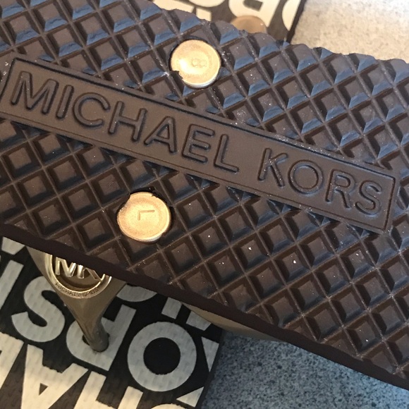 Gorgeous, New Michael Kors Flip flops❤️ - Picture 7 of 8